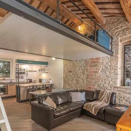 Stone Loft With Cozy Terrace Downtown Pérouse