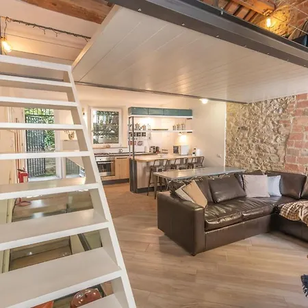 Appartement Stone Loft With Cozy Terrace Downtown